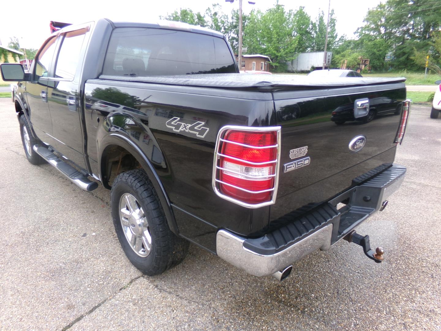 2008 Black /Tan Ford F-150 Lariat SuperCrew (1FTPW14V48K) with an 5.4L V8 SOHC 24V FFV engine, 4-Speed Automatic Overdrive transmission, located at 401 First NE, Bearden, AR, 71720, (870) 687-3414, 33.726528, -92.611519 - Photo#2